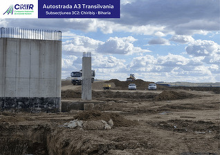 VIDEO 700 muncitori aduși pe autostrada cu camere la fiecare 2 kilometri. Lucrările avansează pe Chiribiș–Biharia