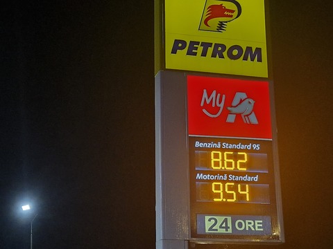 FOTO ULTIMA ORĂ Prima scumpire a motorinei după expirarea reducerii accizei. OMV Petrom a majorat cu 36 de bani prețul