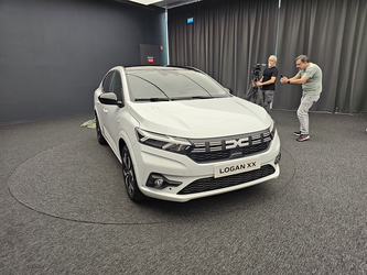 Dacia Logan se întoarce surprinzător în fruntea vânzărilor, după cinci luni de declin. Cele mai vândute mașini din România în S1 CLASAMENTE