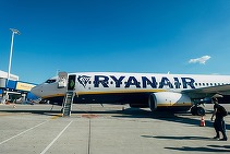 Val de țânțari în avion Ryanair. Pasagerii au fost debarcați