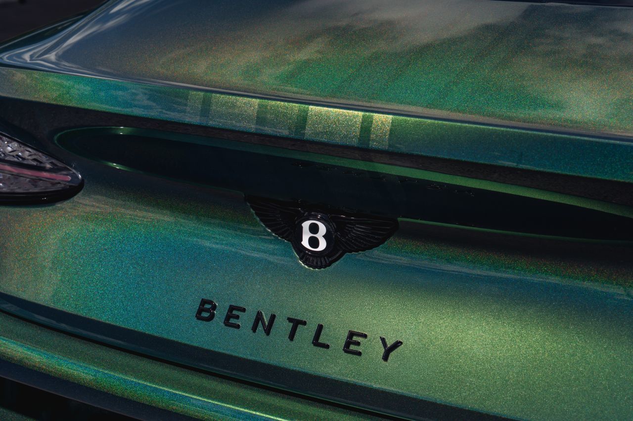 VIDEO & FOTO Bentley anunță Torcal, primul model electric al mărcii, înrudit cu Porsche Macan