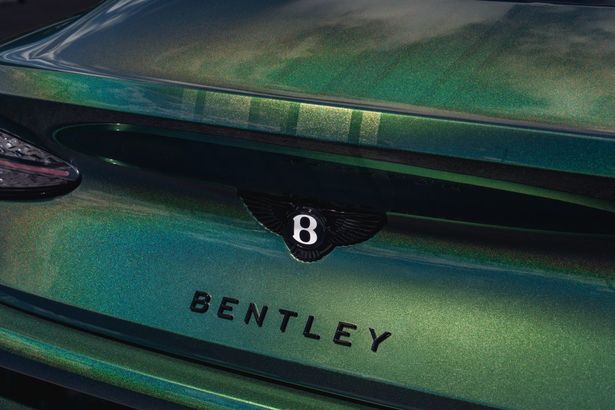 VIDEO & FOTO Bentley anunță Torcal, primul model electric al mărcii, înrudit cu Porsche Macan