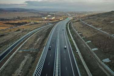 CNAIR: Riscul de coliziune frontală, motivul pentru care circulația a fost închisă pe Autostrada A10 Sebeș-Turda, în urma surpării de teren