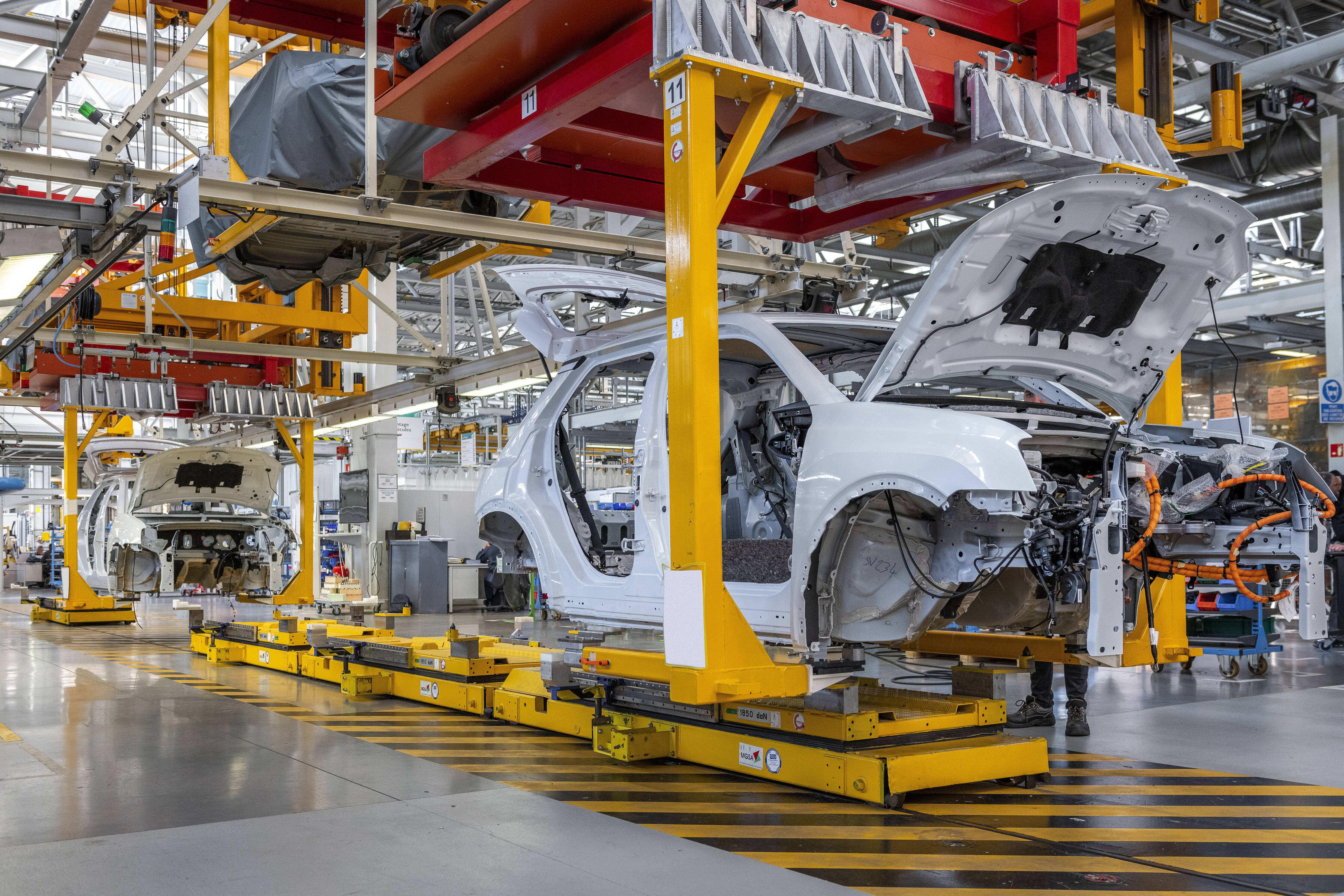 Surpriza franceză: volum uriaș de mașini electrice fabricate de Renault exclusiv în Franța