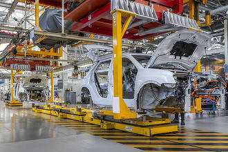 Surpriza franceză: volum uriaș de mașini electrice fabricate de Renault exclusiv în Franța