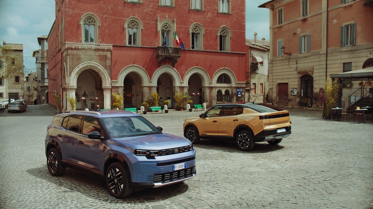 VIDEO Lansarea rivalilor Dacia Duster și Striker de la Fiat, devansată pentru a menține atenția publicului