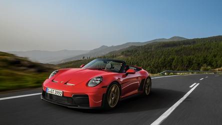 Gaură de 3 miliarde de euro la Porsche. Clienții nu mai vor decât celebrul 911
