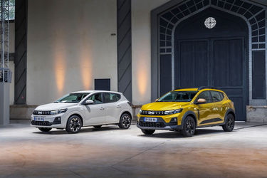 Tesla Model Y a depășit Dacia Sandero, dar rămâne în spate deocamdată pe jumătatea anului CONFIRMARE