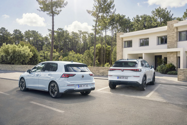 VW lansează în premieră, la un preț cam piperat, noul sistem de propulsie pe care l-a crezut depășit
