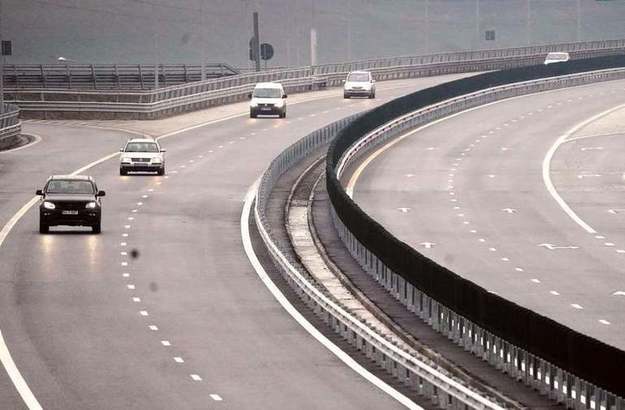 Schimbare pentru șoferi la plata rovinietei. Trei bănci vor să ajute CNAIR să încaseze rovinieta și alte taxe de drum plătite online cu cardul
