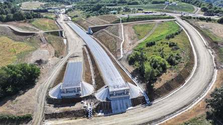 FOTO „Tunelul pentru urși” de pe autostrada Lugoj-Deva este aproape gata. Autostrada ar trebui deschisă anul viitor