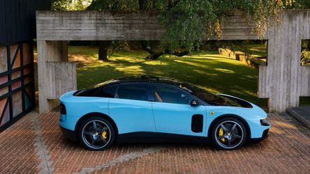 Date surprinzătoare. Eșecul răsunător al primului Ferrari electric nu e chiar catastrofal. Compania a atins deja ținta de vânzări, în doar două luni de la lansare