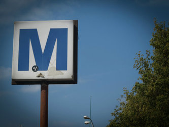FOTO Metrorex înlocuiește noaptea kilometri de șină