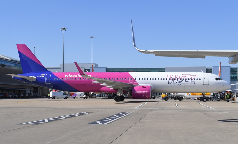 FOTO Wizz Air va lansa noi curse din România, de la noul aeroport din Brașov