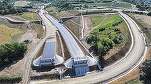 FOTO&VIDEO Umbrărescu pune asfalt în zona „Tunelului pentru urși” de pe autostrada Lugoj-Deva