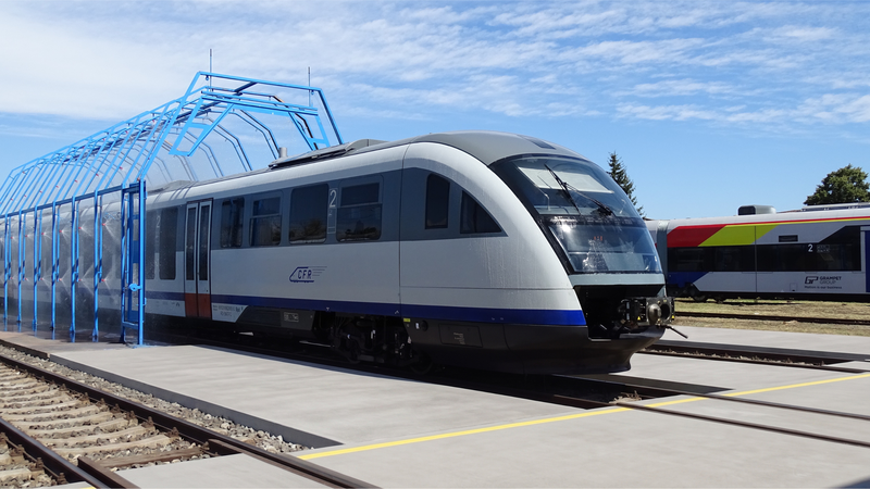 VIDEO Un nou tren „Săgeata Albastră” revine pe șine