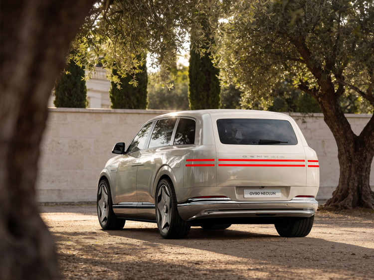 VIDEO & FOTO Hyundai dă buzna peste Mercedes și Rolls Royce în segmentul exclusivist al SUV-urilor gigant cu noul Genesis 