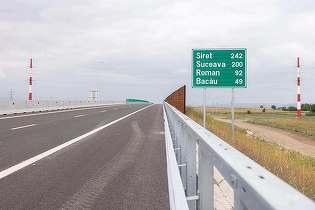 ANUNȚ Bolojan despre Autostrada Moldovei: Încă 47 de km de autostradă deschiși traficului, între Adjud și Bacău, în ultima zi a PNRR. Ultimii 77 km, între Bacău și Pașcani, vor fi finalizați cu bani de la buget FOTO 
