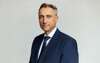 EXCLUSIV Ce a pățit tatăl șefului Groupama după ce a renunțat la CASCO. Capcana mitului „Mie nu mi se poate întâmpla!”. De ce cresc prețurile RCA și ce schimbări aduce AI-ul. Liderul caută să cumpere alt asigurător - INTERVIU