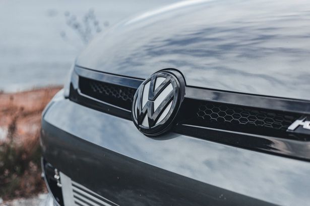 Concedieri ample și amenințări cu ”rezistență maximă”. Patru uzine sunt în pericol la Volkswagen
