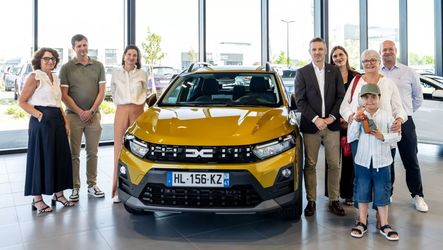 FOTO Premieră Dacia pe cea mai mare piață a mărcii. Un milion de Dacia Sandero au ajuns în Franța. Mai mult de jumătate au fost produse în România