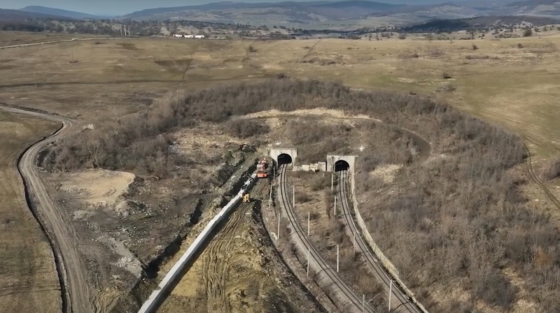Bani pentru tren Brașov-Sighișoara. România împrumută 630 milioane euro de la BEI
