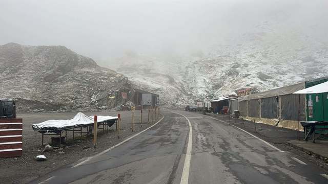 Prima ninsoare din sezon pe Transfăgărășan