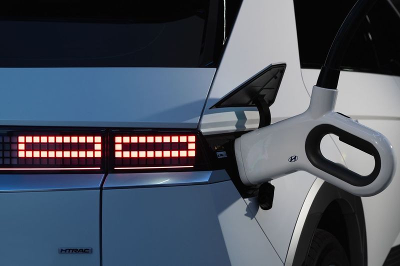 RECORD de mașini electrice vândute în Europa