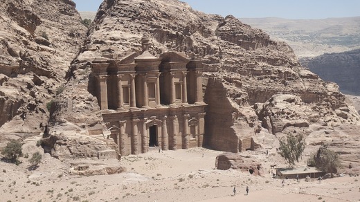 Turoperator: Turiștii români se tem de lumea arabă; cererea a scăzut de trei ori în ultimul an