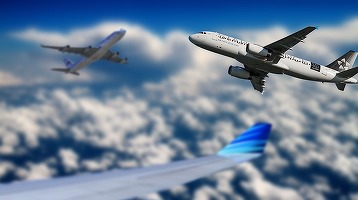 Studiu: Românii merg cu avionul de două ori pe an, iar bugetul mediu de călătorie trece de 300 euro de persoană