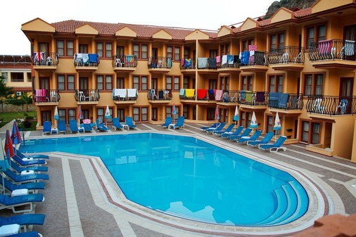 Mai mult de trei sferturi din clienții hotelurilor și pensiunilor sunt români
