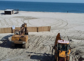 Goschy vrea să sesizeze la DNA că un consilier de la Primăria Constanța construiește abuziv un bloc pe plajă, la Mamaia