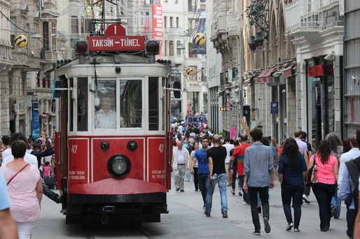 Veniturile din turism ale Turciei au scăzut cu 33% în trimestrul trei, la 8,3 miliarde dolari