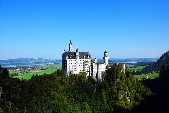 Un român cheltuiește în vacanță în Germania de două ori mai puțin decât un vest-european sau un american