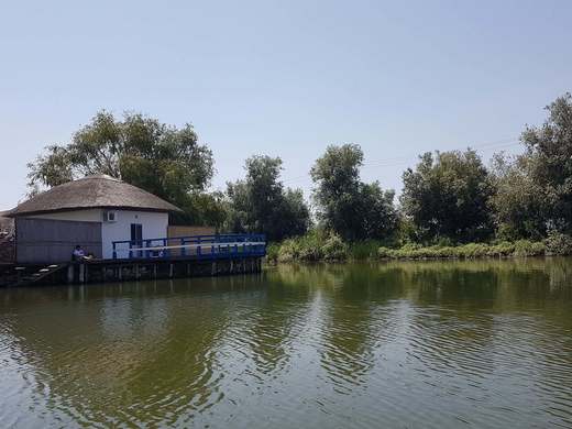 A apărut un nou tip de turist român pe Litoral: vine la mare cu avionul și merge în excursii opționale în Deltă sau Balcic