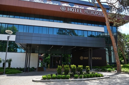 FOTO Vânzarea de către Fisc a hotelului de lux Metropolis din Bistrița, operat de garantul organizatorului jocului TV de Bingo, a fost blocată. Firma și-a cerut insolvența
