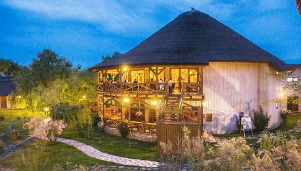Resortul din Deltă i-a adus în acest an venituri de 2 milioane euro lui Dragoș Anastasiu
