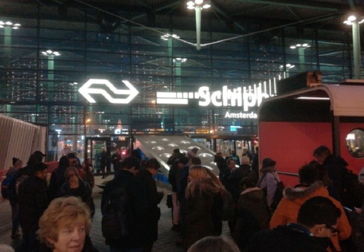 Toate cursele de pe aeroportul Schiphol din Amsterdam au fost anulate din cauza vremii