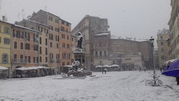 La Roma a nins pentru prima dată din 2012. Școlile și Colosseum-ul, închise
