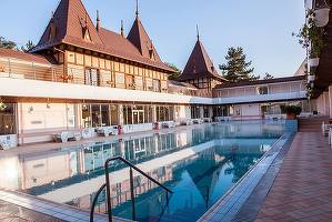 Pulsul fluxului de turiști la Băile Felix înainte de sezonul festival. Cât cheltuiește în medie turistul la unele dintre cele mai vizibile hoteluri din stațiune