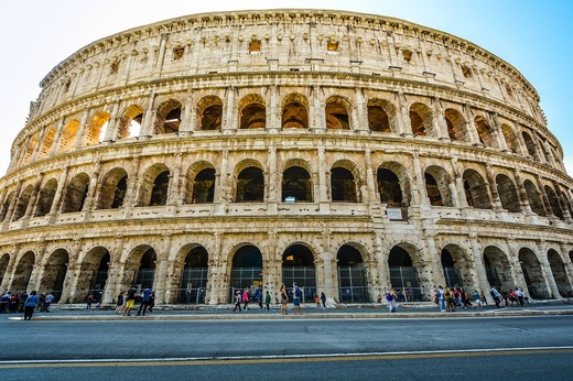 Studiu: Destinațiile de city break preferate de români în această toamnă. Cât costă o călătorie