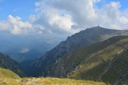 Traseele montane din Bucegi au fost închise. Rămân deschise doar cele de la baza muntelui