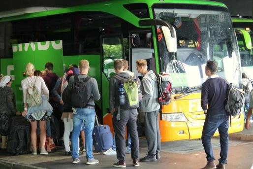 Românii iau cu asalt autocarele pentru a se întoarce în țară de Sărbători; rezervările FlixBus pentru Crăciun au crescut cu 60%