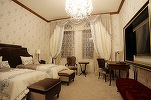 Oameni de afaceri români din provincie plătesc 40.000 de euro pentru a închiria 1 an o cameră în cel mai luxos hotel din România. Familii de bucureșteni vin pentru 1 noapte