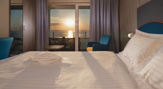FOTO Cel mai înalt hotel din Mamaia, scos din nou la vânzare. Proprietarul încearcă de 10 ani să-l vândă cu 20 milioane euro UPDATE Afirmații ale avocaților