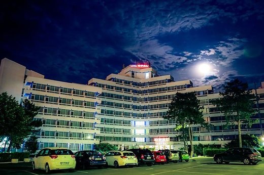 FOTO Hotel din Cap Aurora - scos la vânzare cu mult sub prețul cerut de proprietar în urmă cu 9 ani