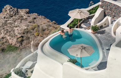 Paralela 45 estimează că va trimite în acest an în Grecia peste 35.000 de turiști români 