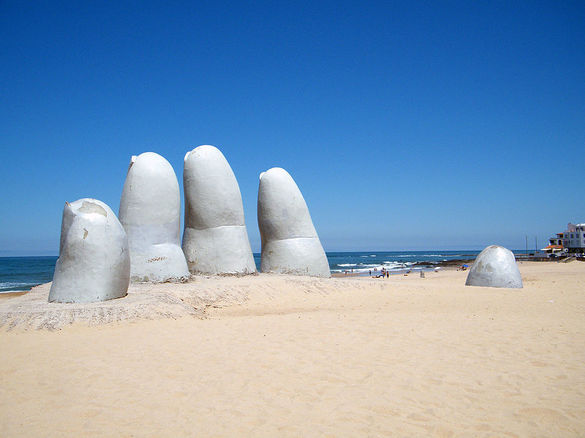 La Mano - Punta del Este, Uruguay