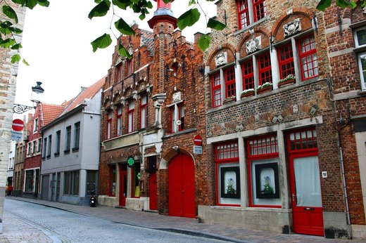 Orașele belgiene, care voiau odată să limiteze numărul de turiști - provocare fără precedent. „Nici atacurile sinucigașe comise de teroriști islamiști nu au avut un asemenea impact."