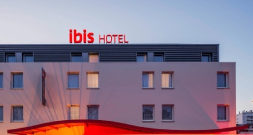 Accor deschide un hotel ibis Styles în centrul Bucureștiului, cu o familie de medici stomatologi. Prima deschidere hotelieră în pandemie